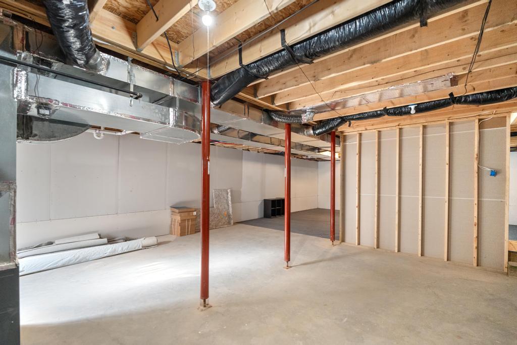 Charlevoix, Michigan, 49720, United States, 5 Bedrooms Bedrooms, ,3 BathroomsBathrooms,Residential,For Sale,1917973