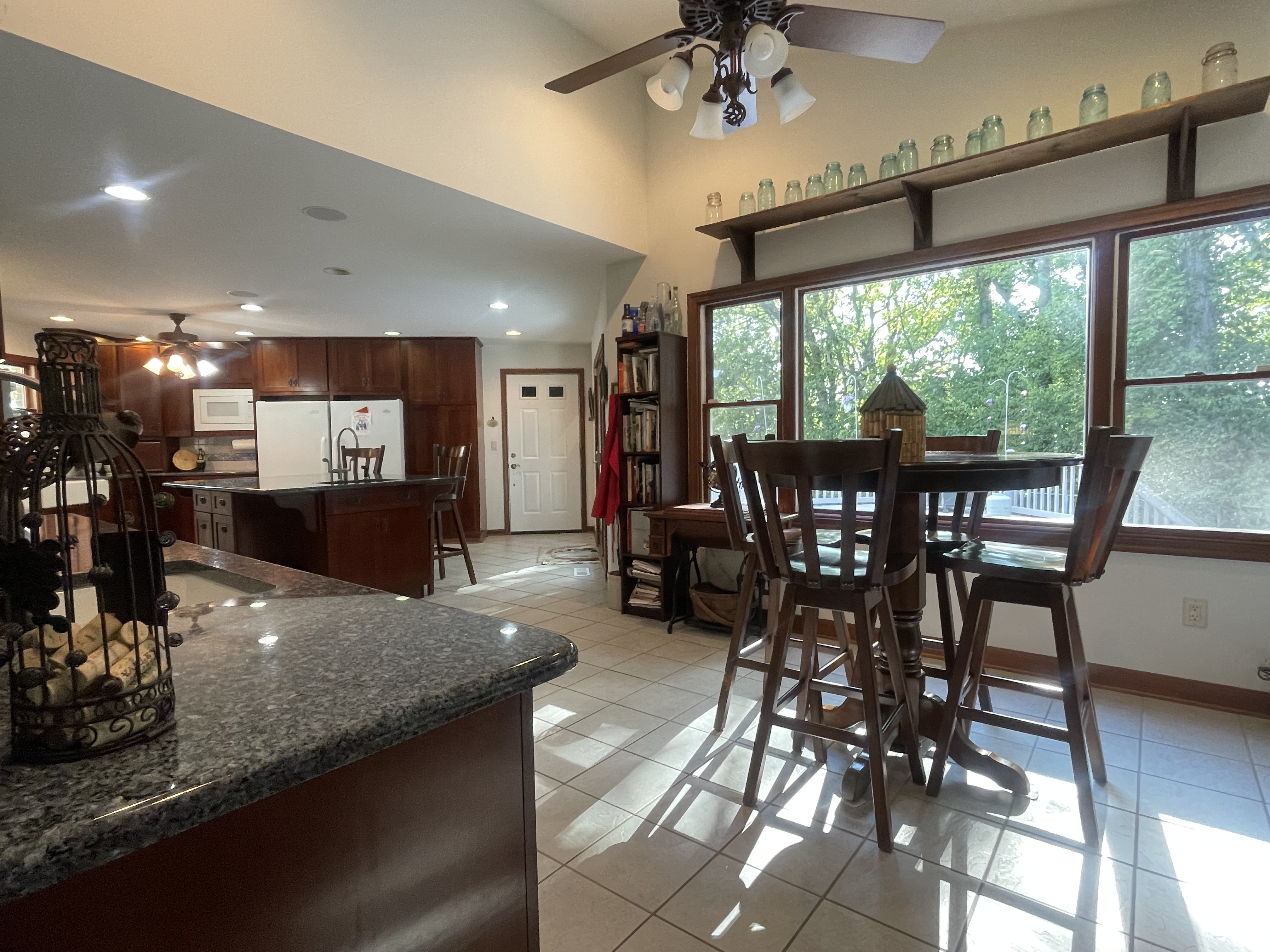 Murphysboro, Illinois, 62966, United States, 5 Bedrooms Bedrooms, ,6 BathroomsBathrooms,Residential,For Sale,1977081