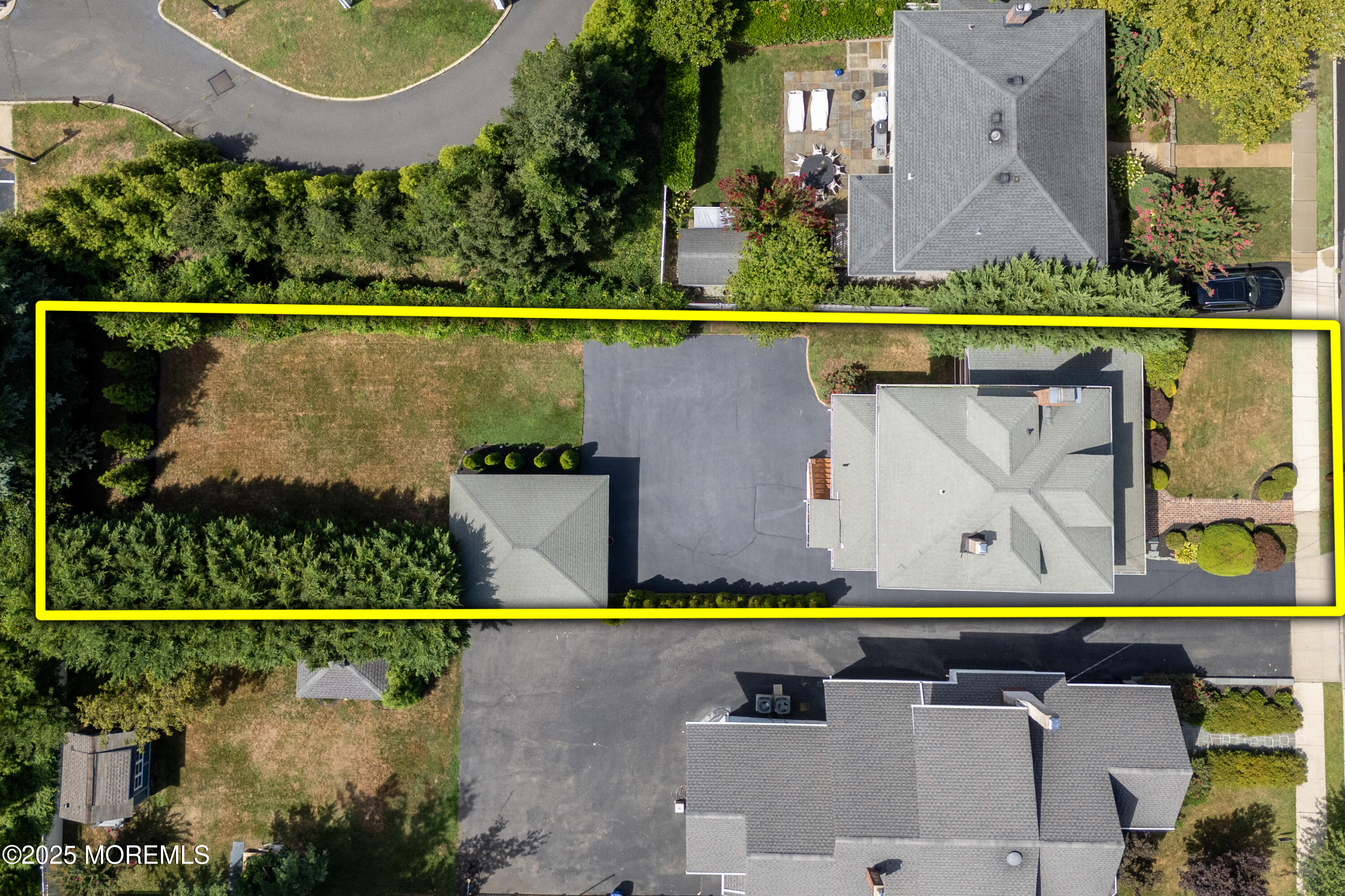 Red Bank, New Jersey, 07701, United States, 3 Bedrooms Bedrooms, ,2 BathroomsBathrooms,Residential,For Sale,1920551