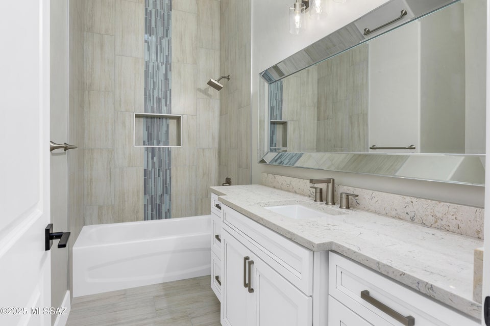 Oro Valley, Arizona, 85742, United States, 4 Bedrooms Bedrooms, ,4 BathroomsBathrooms,Residential,For Sale,1978963