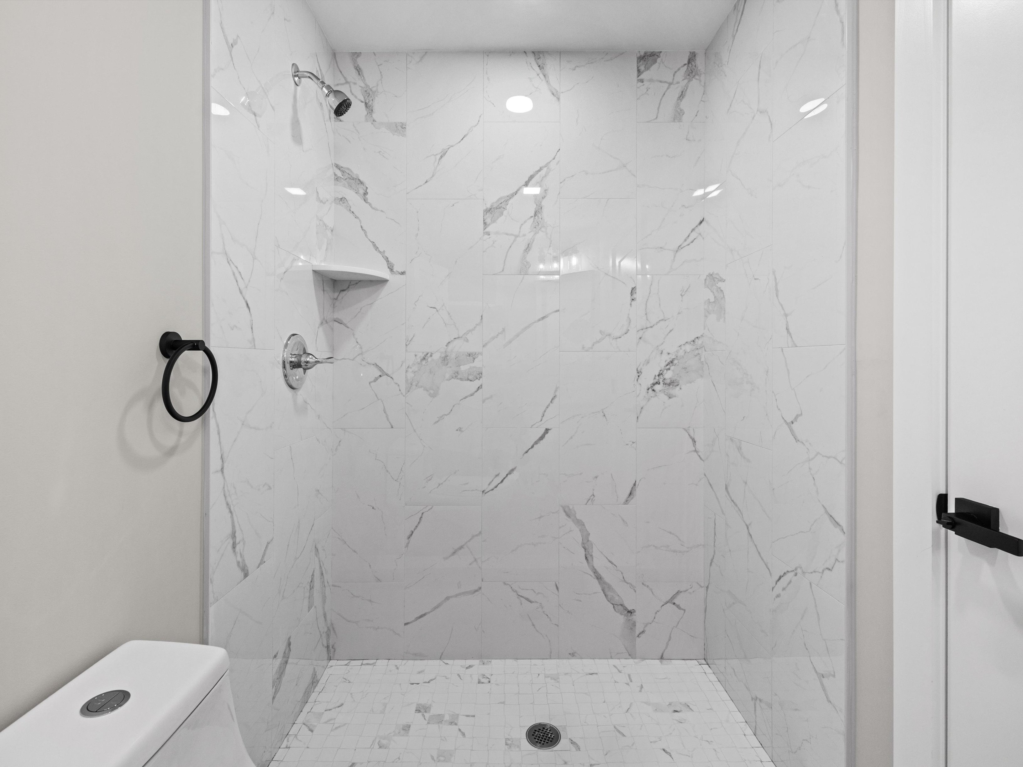  10 Falcon Drive, Shrewsbury, MA 01545 - 物件實景