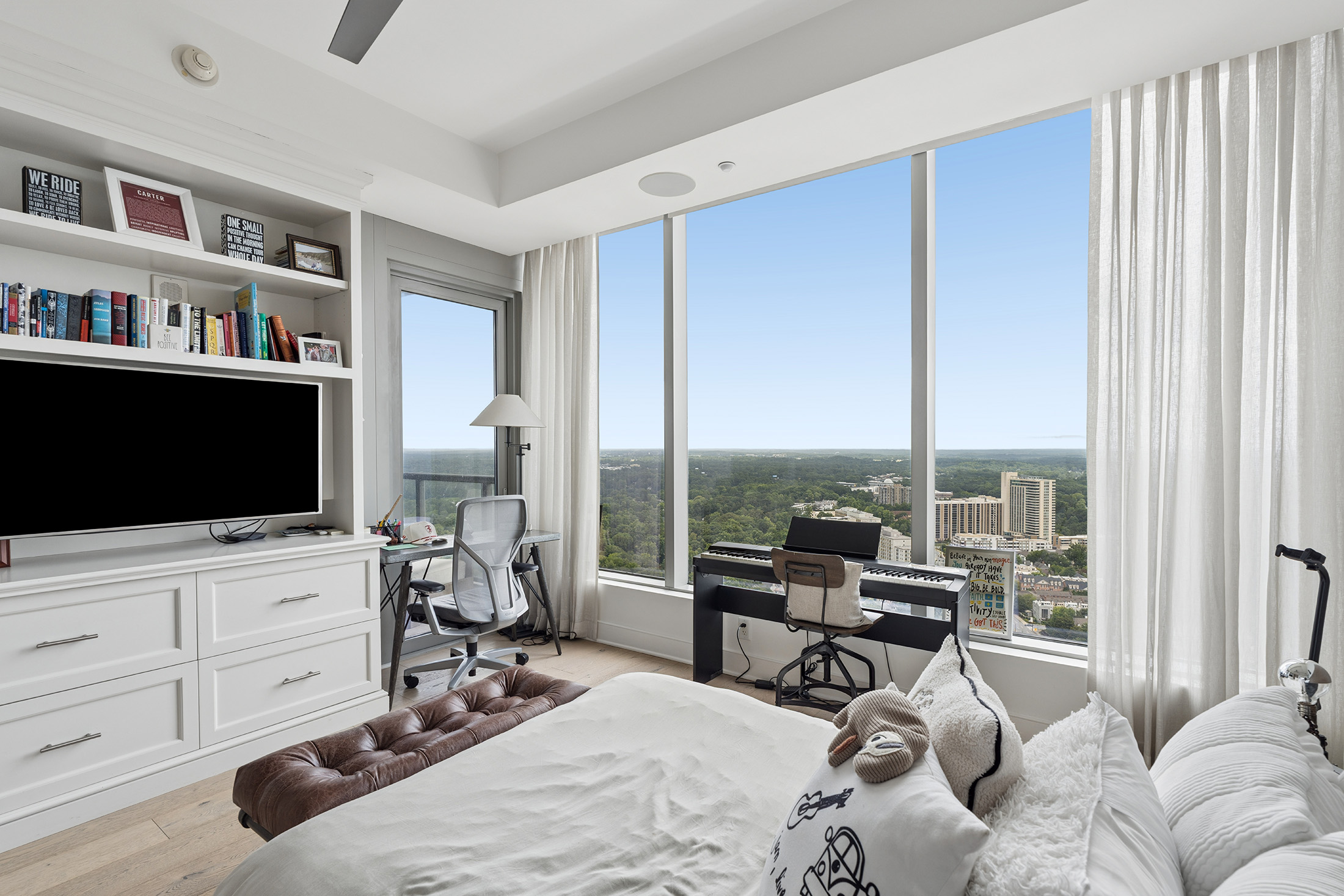  The Ritz-Carlton Residence — A Home With a View - 物件實景
