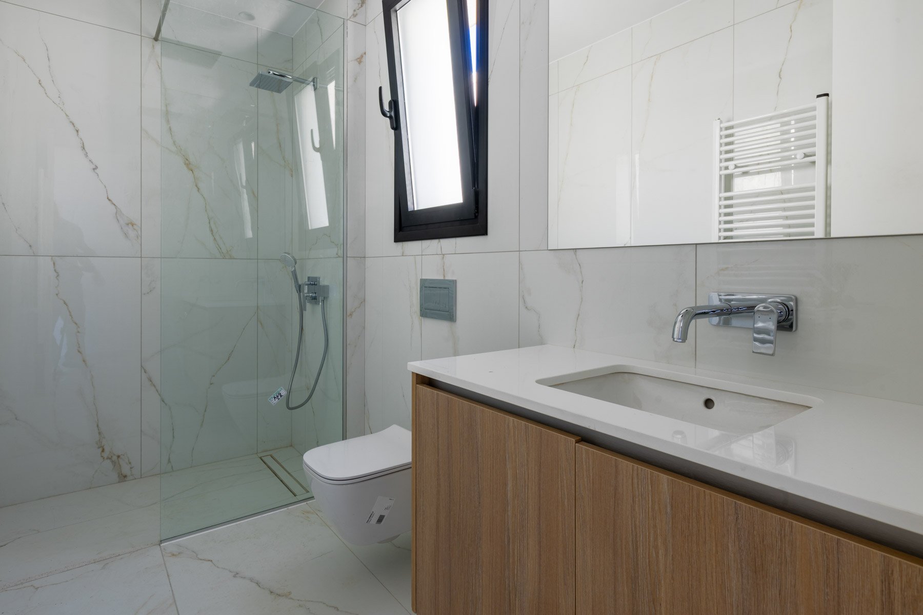  Three-Bedroom Villa with Rooftop Sea Views in a Gated Complex in Chlorakas - 物件實景