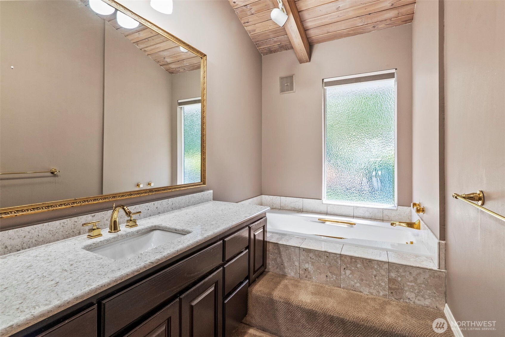 Longview, Washington, 98632, United States, 4 Bedrooms Bedrooms, ,2 BathroomsBathrooms,Residential,For Sale,1908554