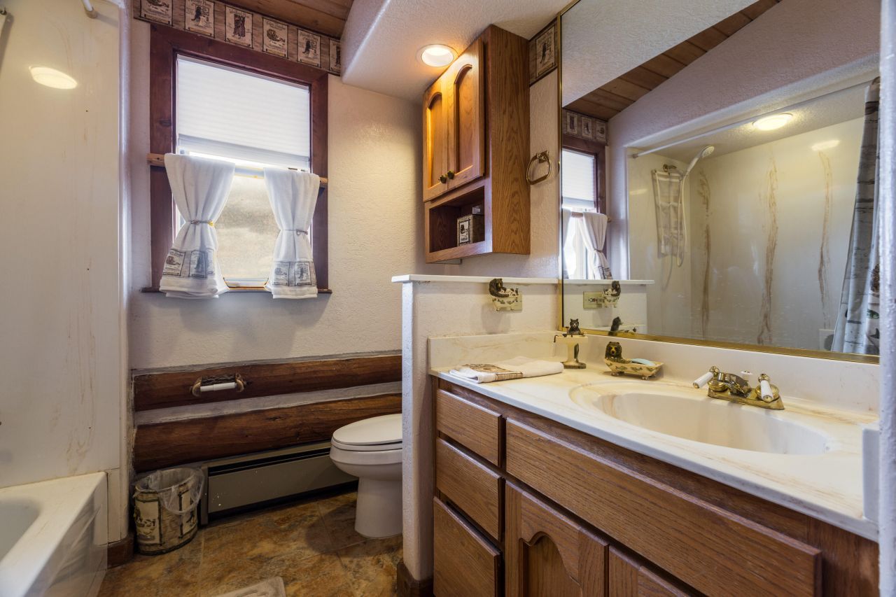 Tijeras, New Mexico, 87059, United States, 3 Bedrooms Bedrooms, ,2 BathroomsBathrooms,Residential,For Sale,1942288