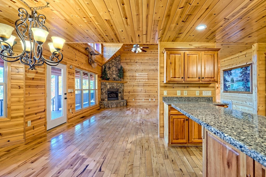 Young Harris, Georgia, 30582, United States, 4 Bedrooms Bedrooms, ,5 BathroomsBathrooms,Residential,For Sale,1987920