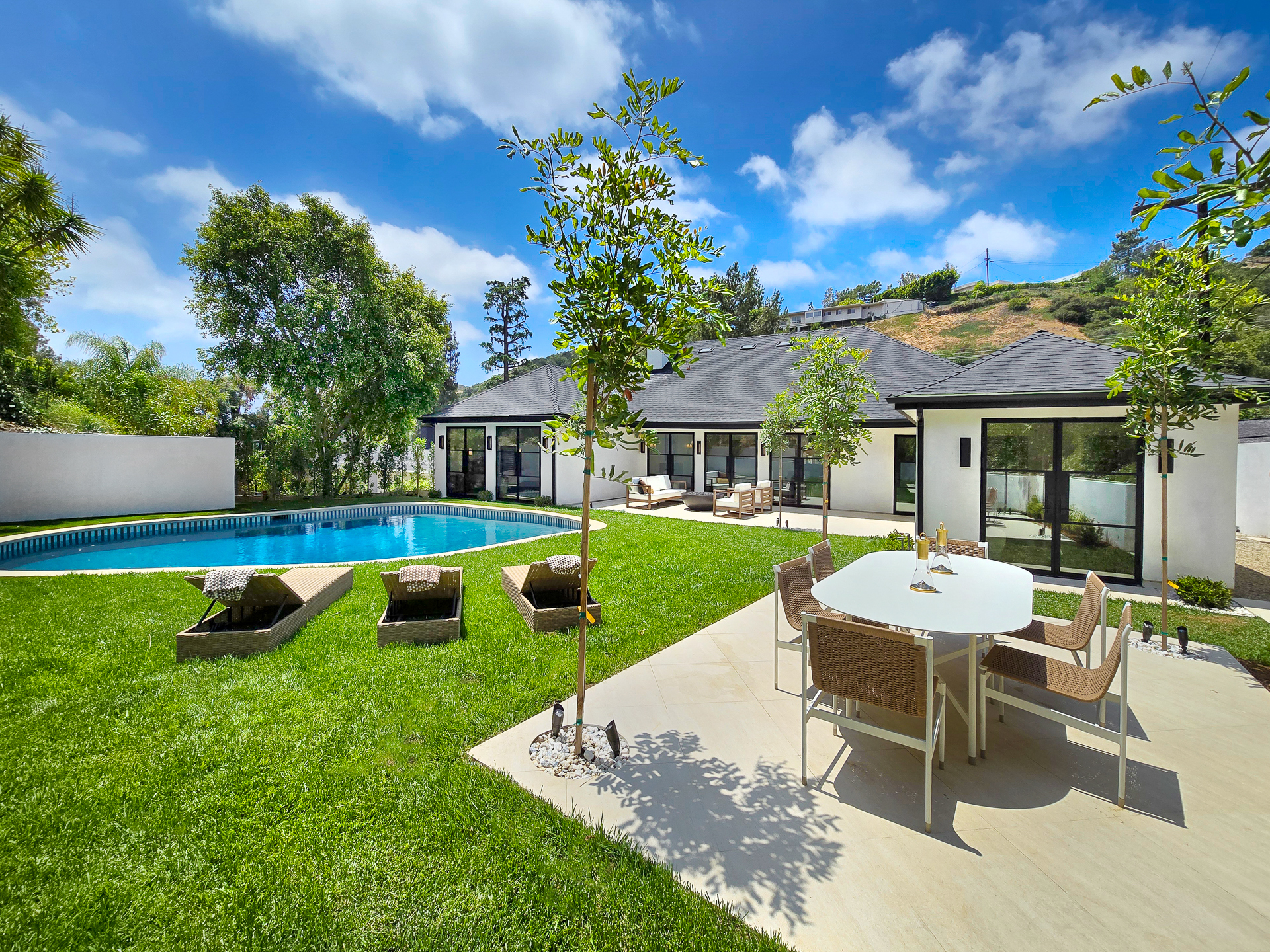  2288 Coldwater Canyon Dr - 物件實景