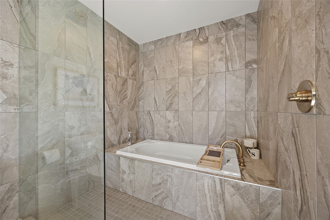 Lawrenceville, Pennsylvania, 15201, United States, 2 Bedrooms Bedrooms, ,2 BathroomsBathrooms,Residential,For Sale,1960750