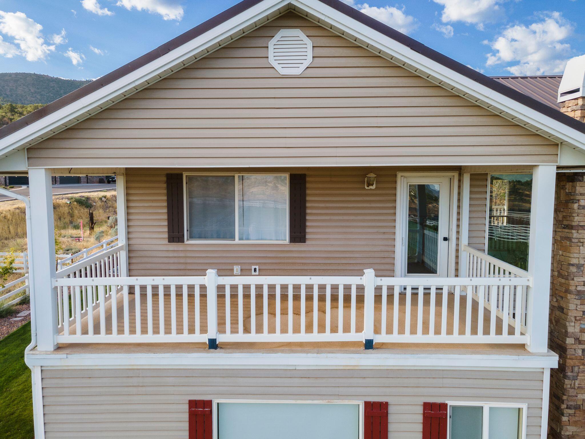 Parowan, Utah, 84761, United States, 6 Bedrooms Bedrooms, ,5 BathroomsBathrooms,Residential,For Sale,1995430