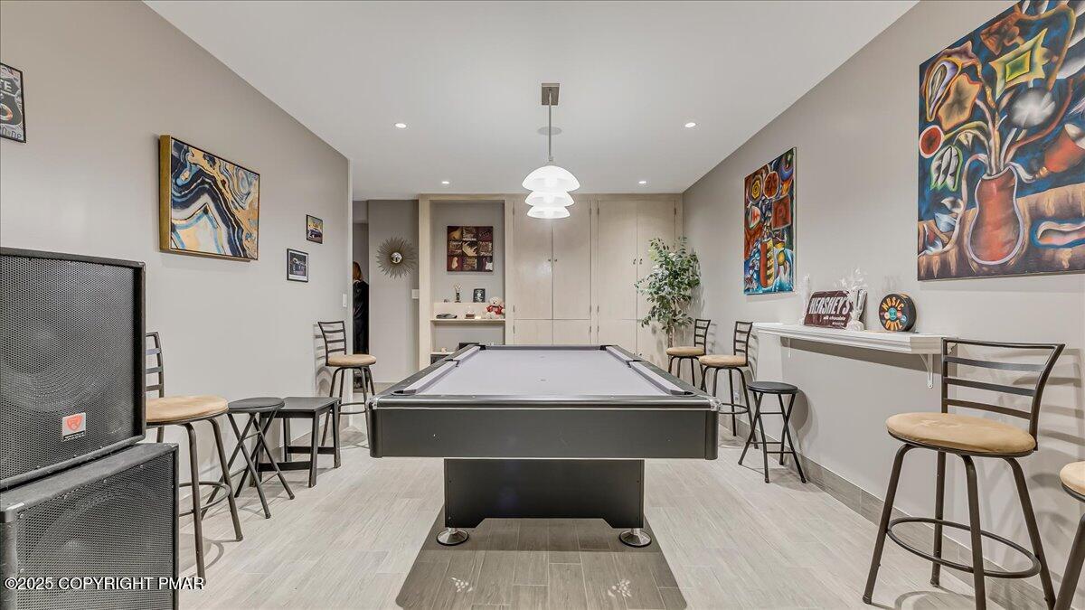 East Stroudsburg, Pennsylvania, 18302, United States, 5 Bedrooms Bedrooms, ,4 BathroomsBathrooms,Residential,For Sale,1980579