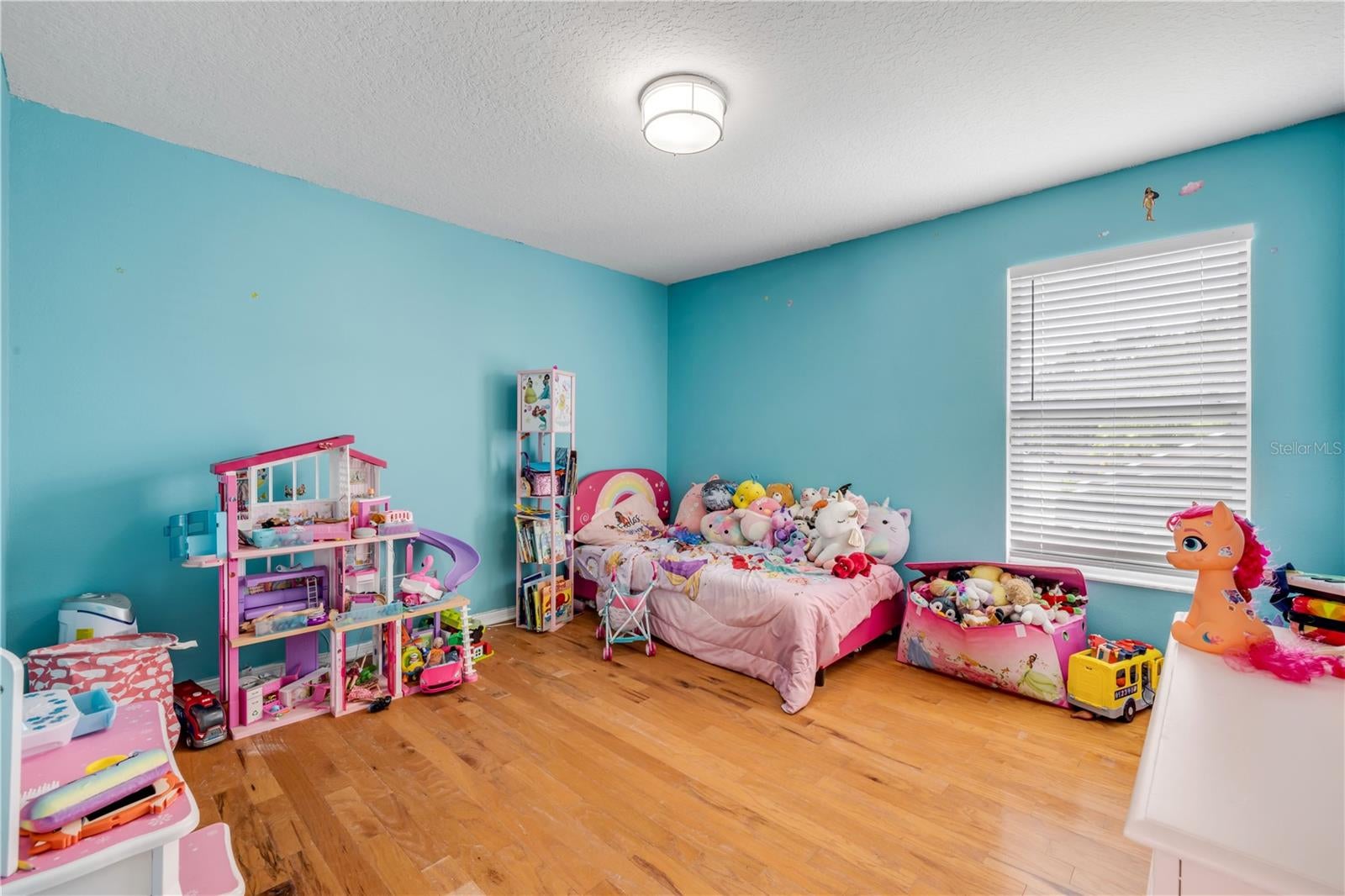 ORLANDO, Florida, 32835, United States, 4 Bedrooms Bedrooms, ,3 BathroomsBathrooms,Residential,For Sale,1885339