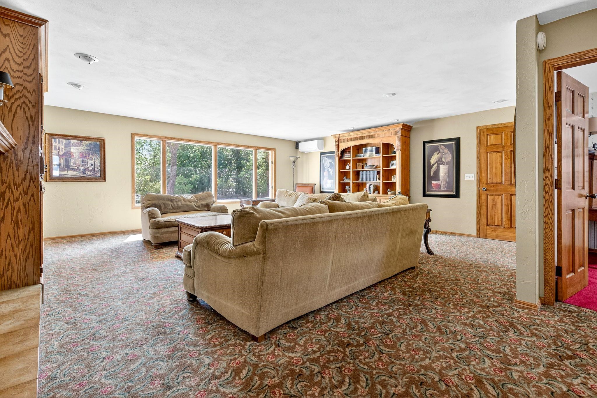 Hortonville, Wisconsin, 54944-9435, United States, 5 Bedrooms Bedrooms, ,4 BathroomsBathrooms,Residential,For Sale,1977478