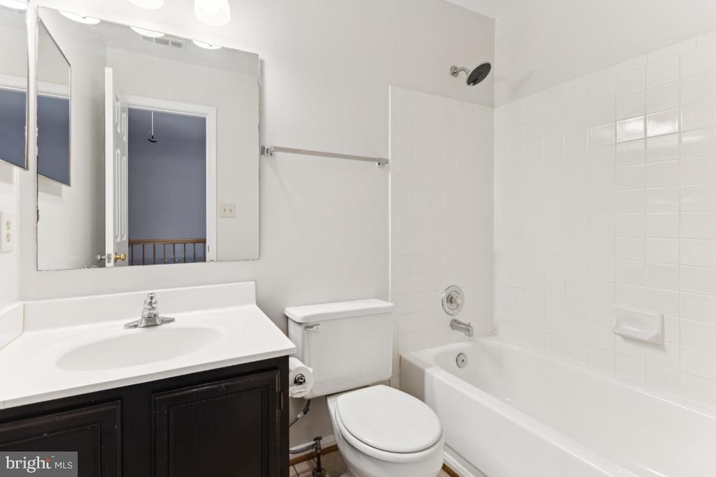 Centreville, Virginia, 20120, United States, 4 Bedrooms Bedrooms, ,4 BathroomsBathrooms,Residential,For Sale,1944825