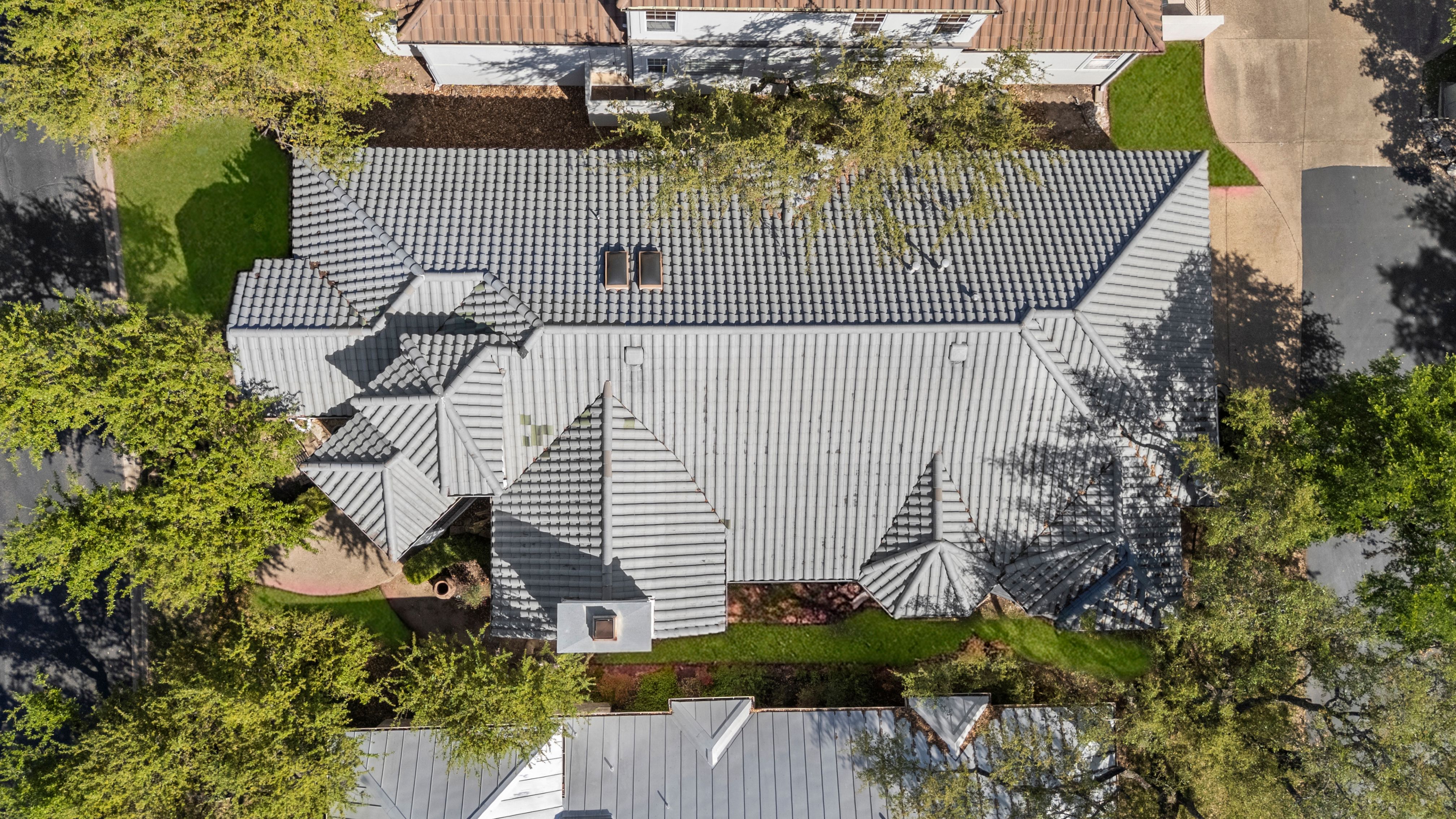  Updated Home with Captivating Interior Features - 物件實景