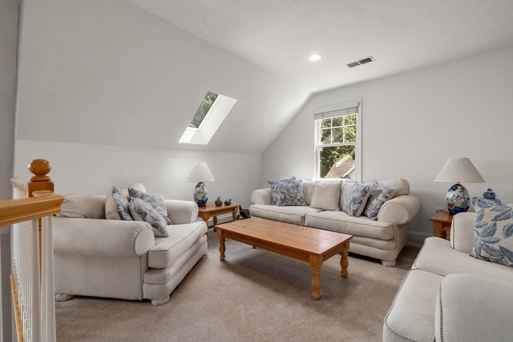 Kingston, Massachusetts, 02364, United States, 2 Bedrooms Bedrooms, ,3 BathroomsBathrooms,Residential,For Sale,1932418