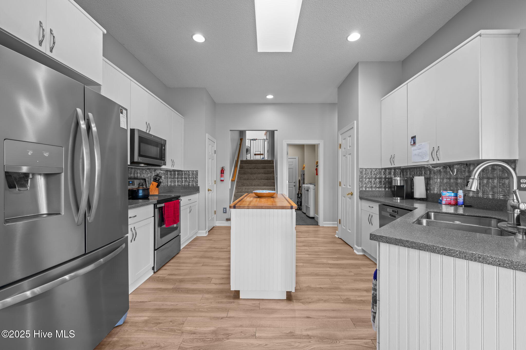 New Bern, North Carolina, 28560, United States, 4 Bedrooms Bedrooms, ,3 BathroomsBathrooms,Residential,For Sale,1946891