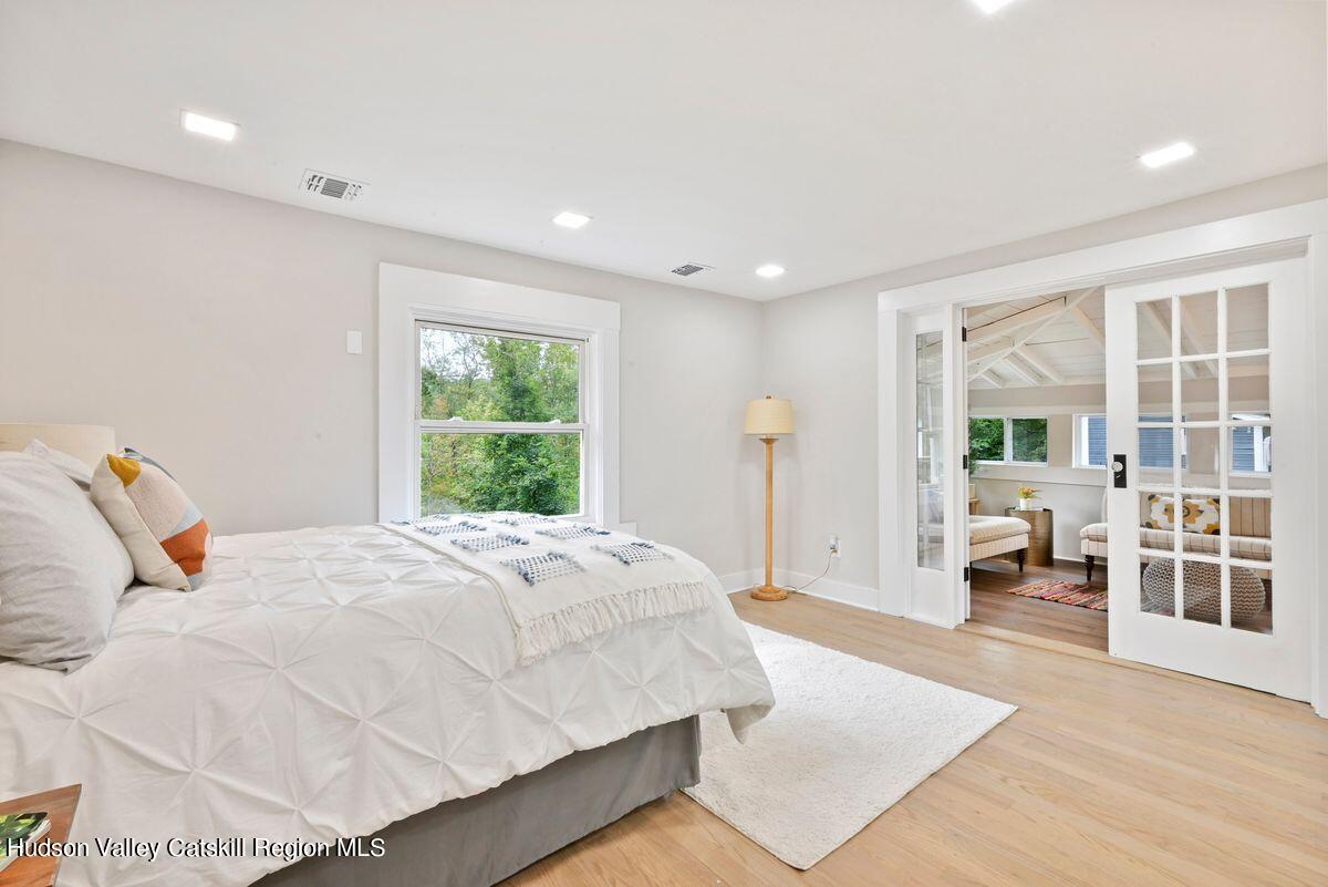 Woodstock, New York, 12498, United States, 4 Bedrooms Bedrooms, ,3 BathroomsBathrooms,Residential,For Sale,1991084