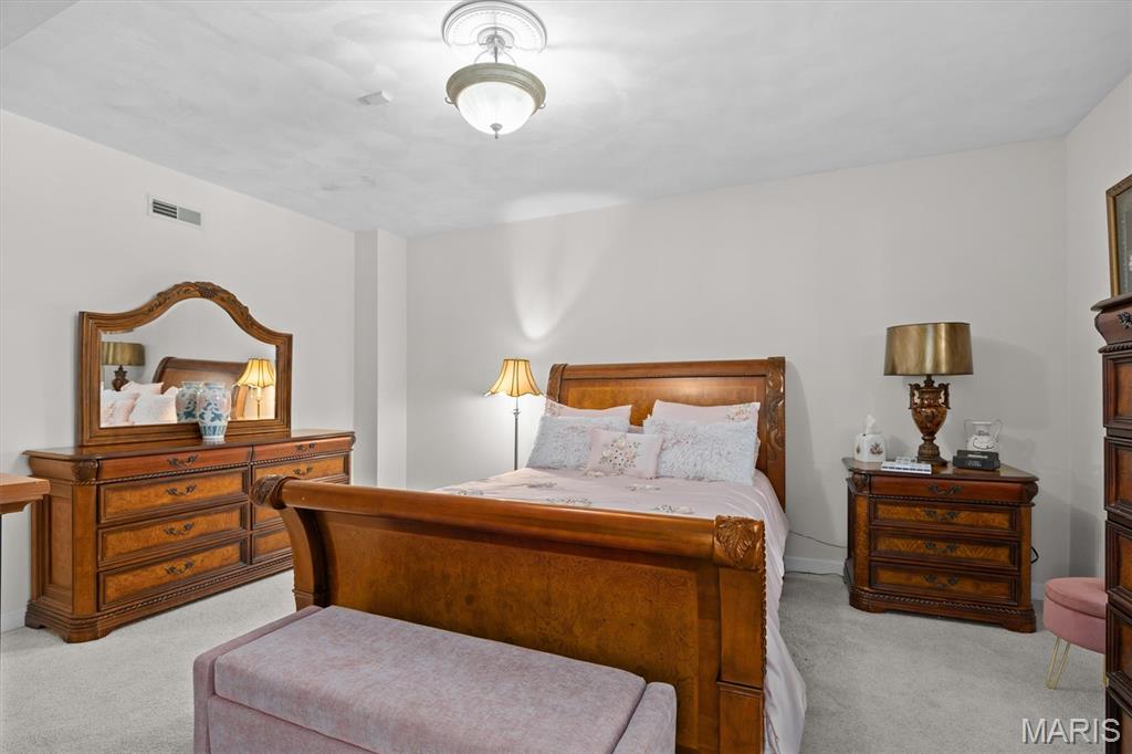 Shiloh, Illinois, 62221, United States, 5 Bedrooms Bedrooms, ,6 BathroomsBathrooms,Residential,For Sale,1890091
