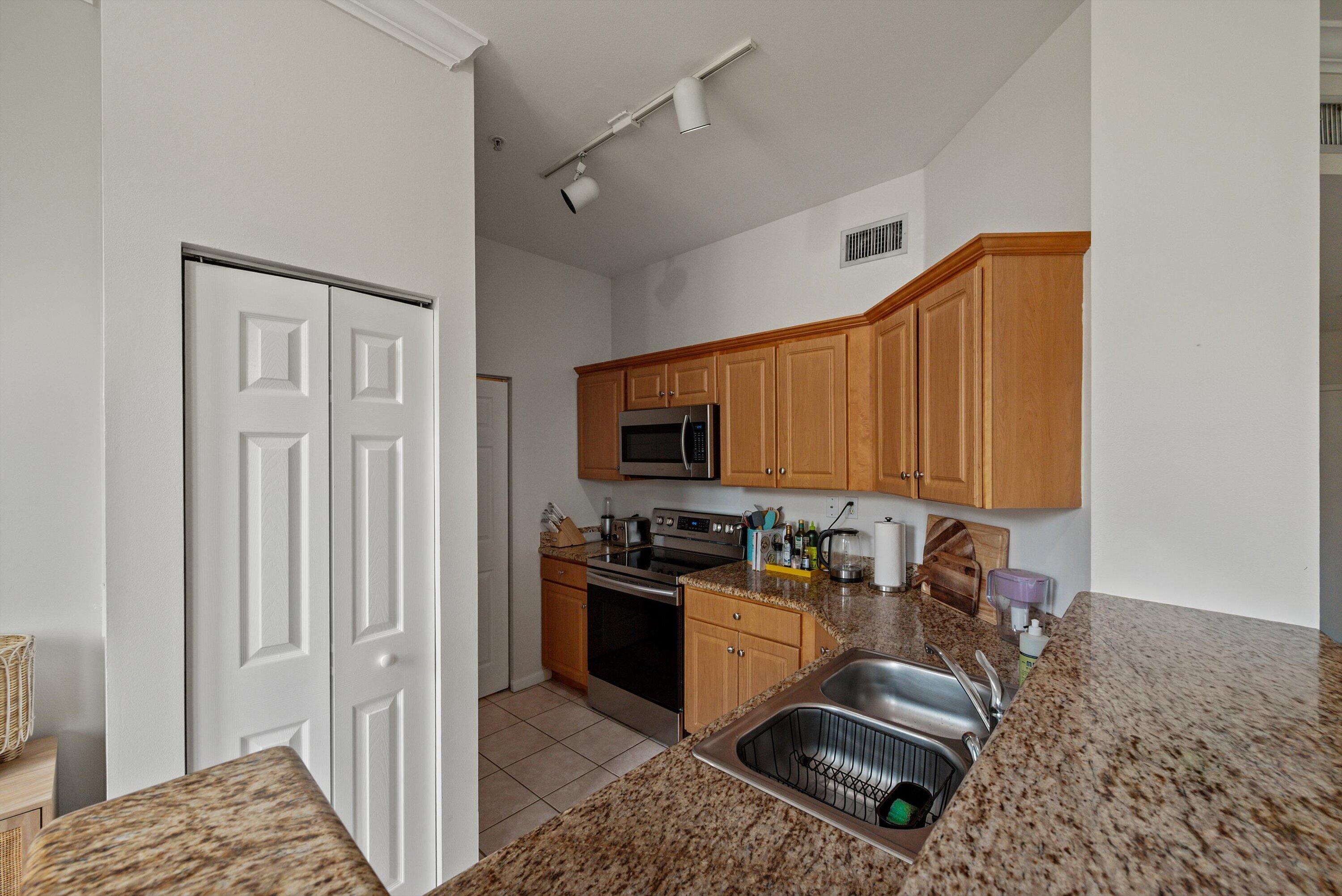  11770 Saint Andrews Place #308 - 物件實景