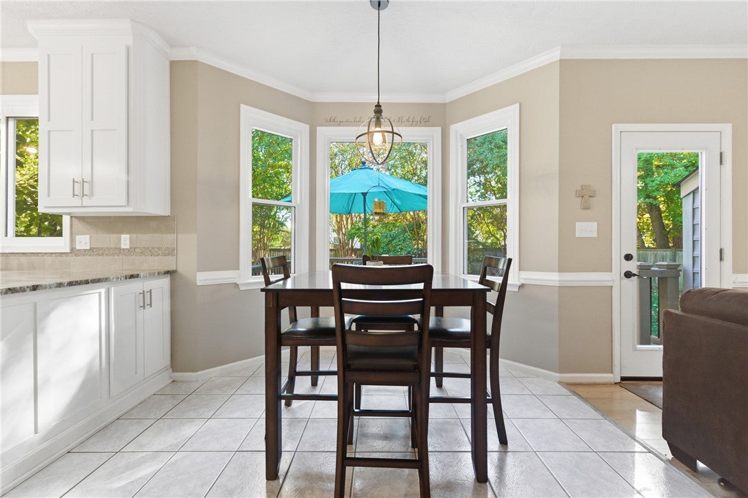 Yorktown, Virginia, 23693, United States, 6 Bedrooms Bedrooms, ,3 BathroomsBathrooms,Residential,For Sale,1987855