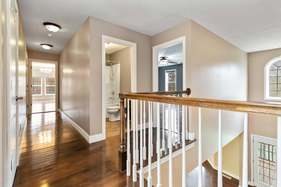 Dunnville, Kentucky, 42528, United States, 6 Bedrooms Bedrooms, ,5 BathroomsBathrooms,Residential,For Sale,1998018