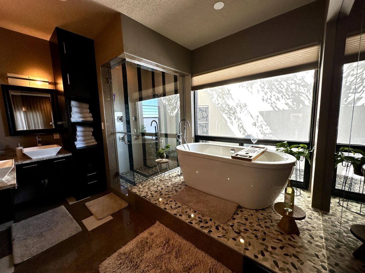 Elephant Butte, New Mexico, 87935, United States, 4 Bedrooms Bedrooms, ,4 BathroomsBathrooms,Residential,For Sale,1986304