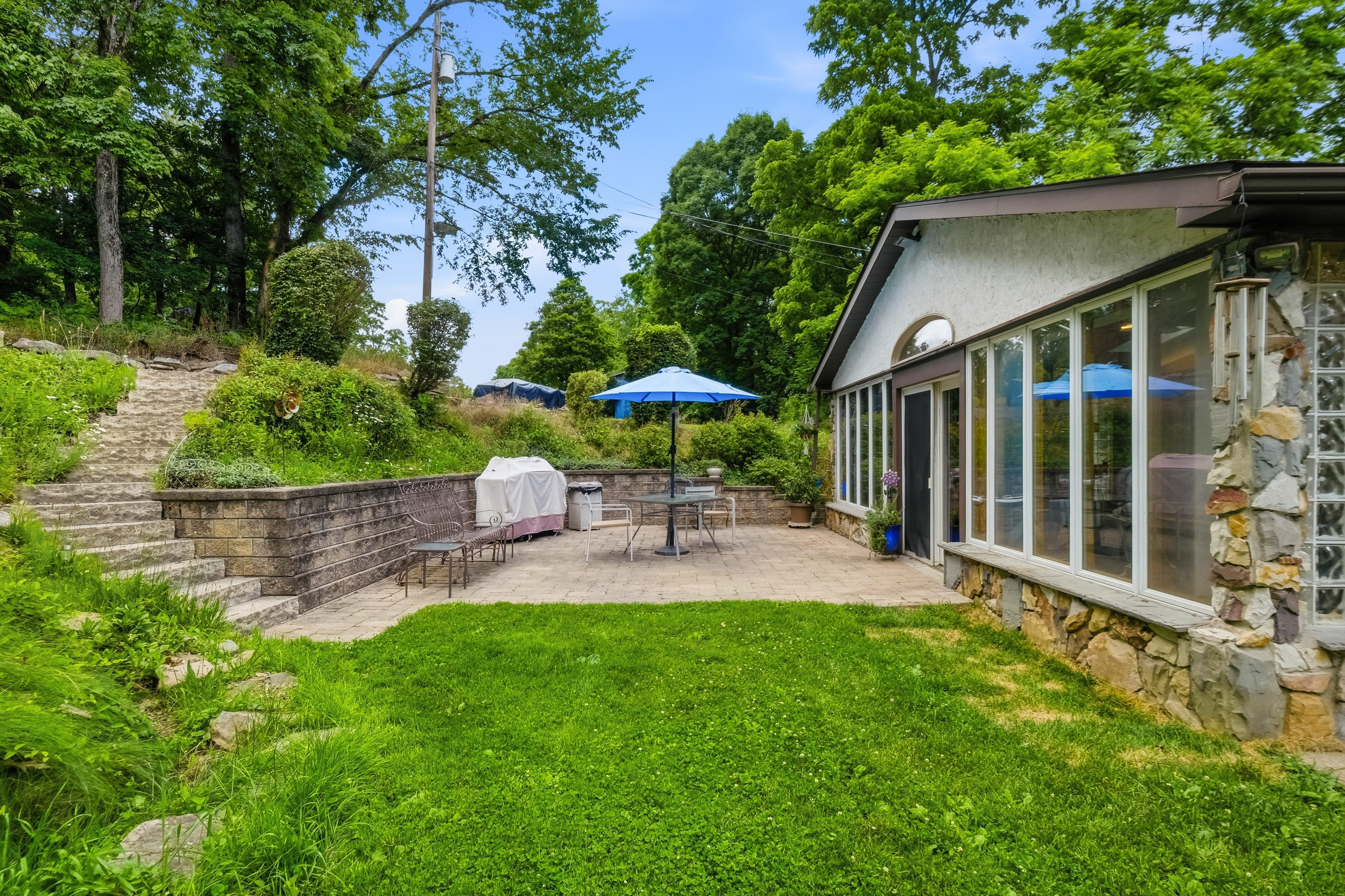  402 Glenrock Drive, Bethel Park, PA 15102 - 物件實景