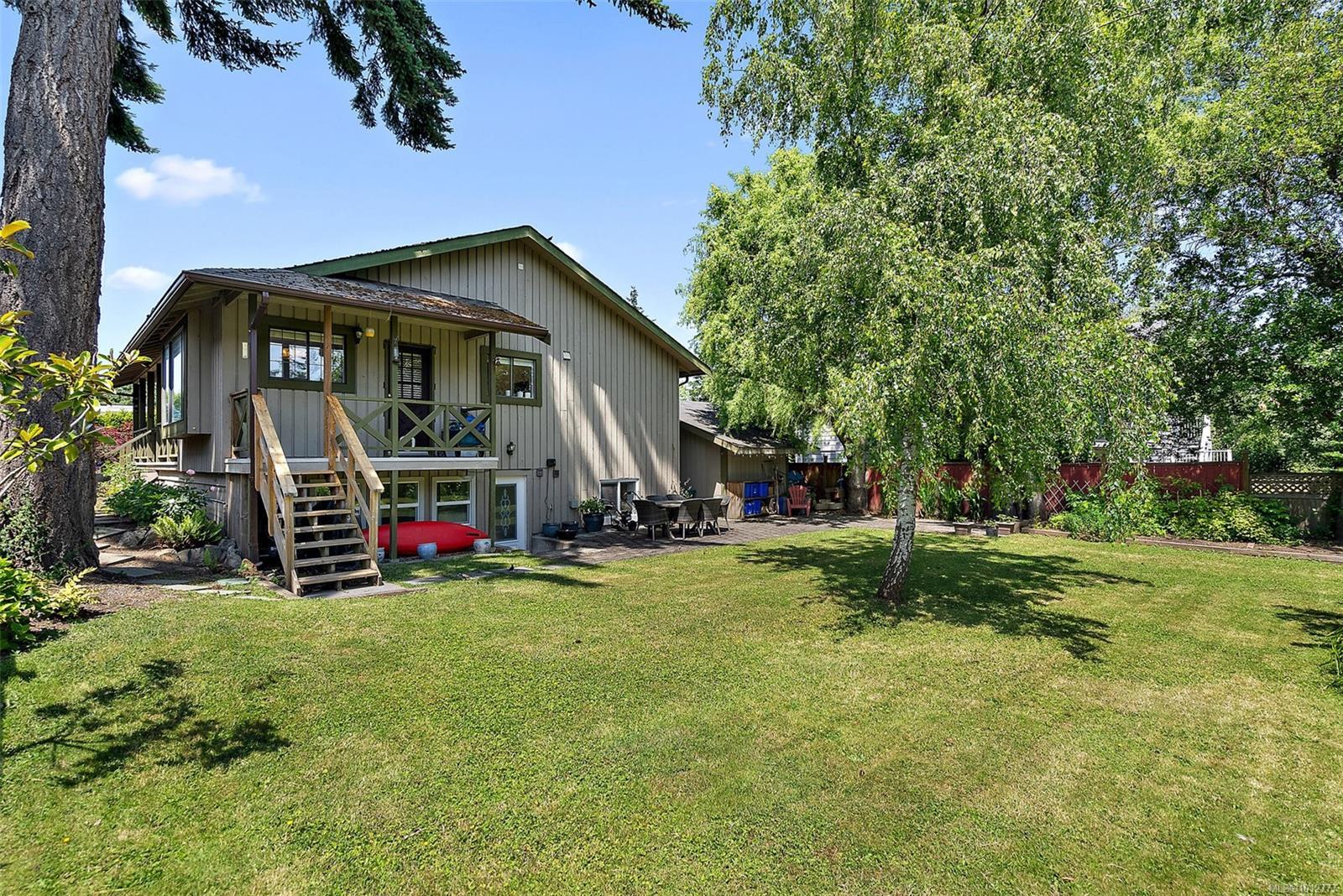 VIEW ROYAL, British Columbia, V9B 6N7, CA, 5 Bedrooms Bedrooms, ,Residential,For Sale,1951218