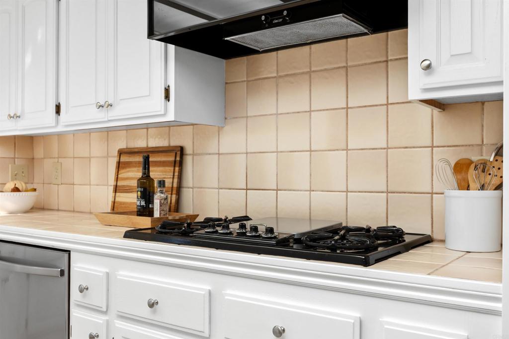 Fallbrook, California, 92028, United States, 3 Bedrooms Bedrooms, ,3 BathroomsBathrooms,Residential,For Sale,1997292