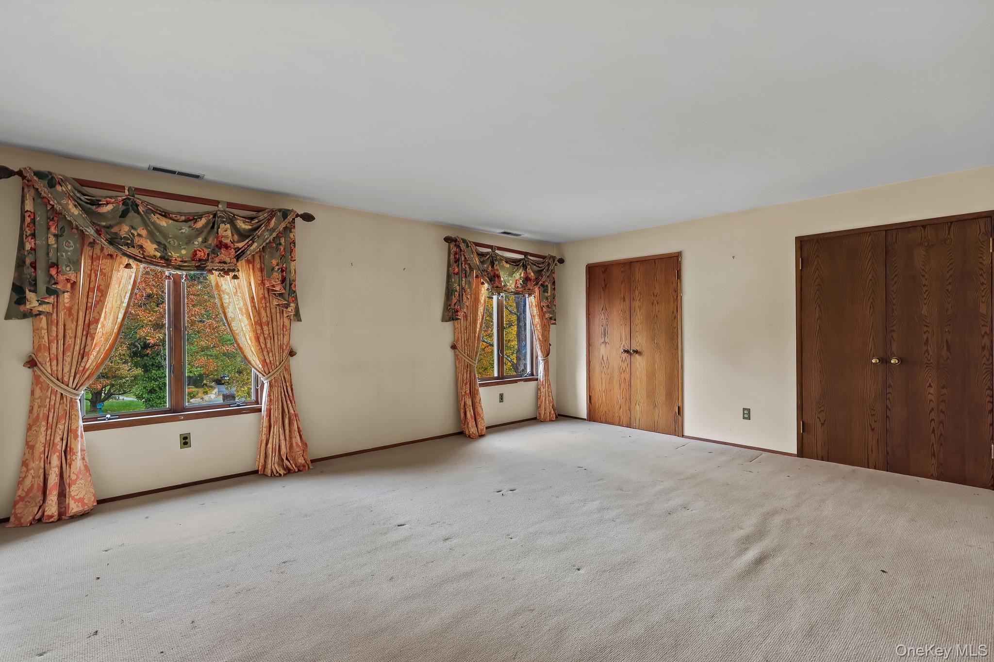 Harrison, New York, 10528, United States, 4 Bedrooms Bedrooms, ,5 BathroomsBathrooms,Residential,For Sale,1989402