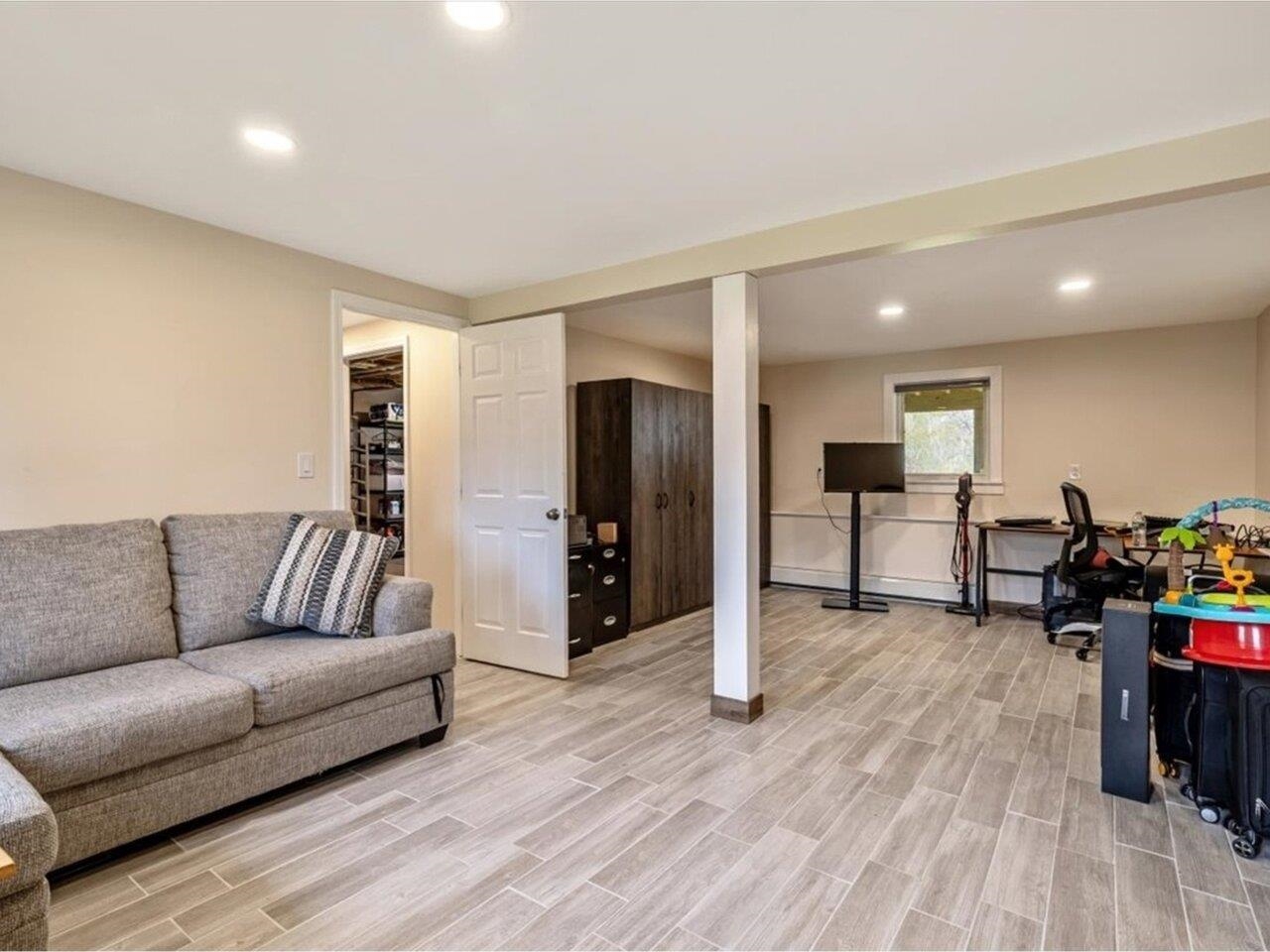 Essex Junction, Vermont, 05452, United States, 3 Bedrooms Bedrooms, ,1 BathroomBathrooms,Residential,For Sale,1827239