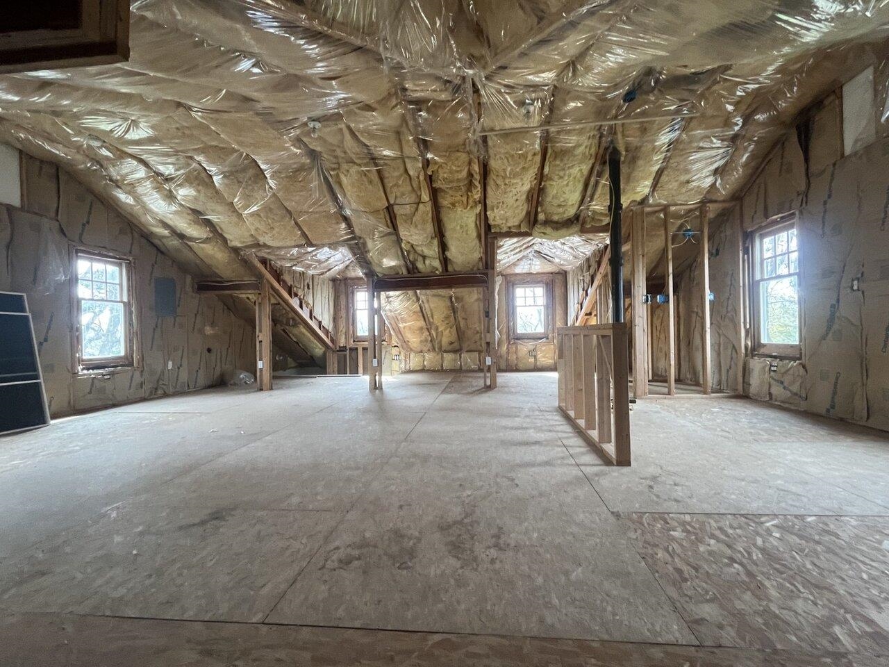 Burlington, Vermont, 05401, United States, 6 Bedrooms Bedrooms, ,2 BathroomsBathrooms,Residential,For Sale,1729174