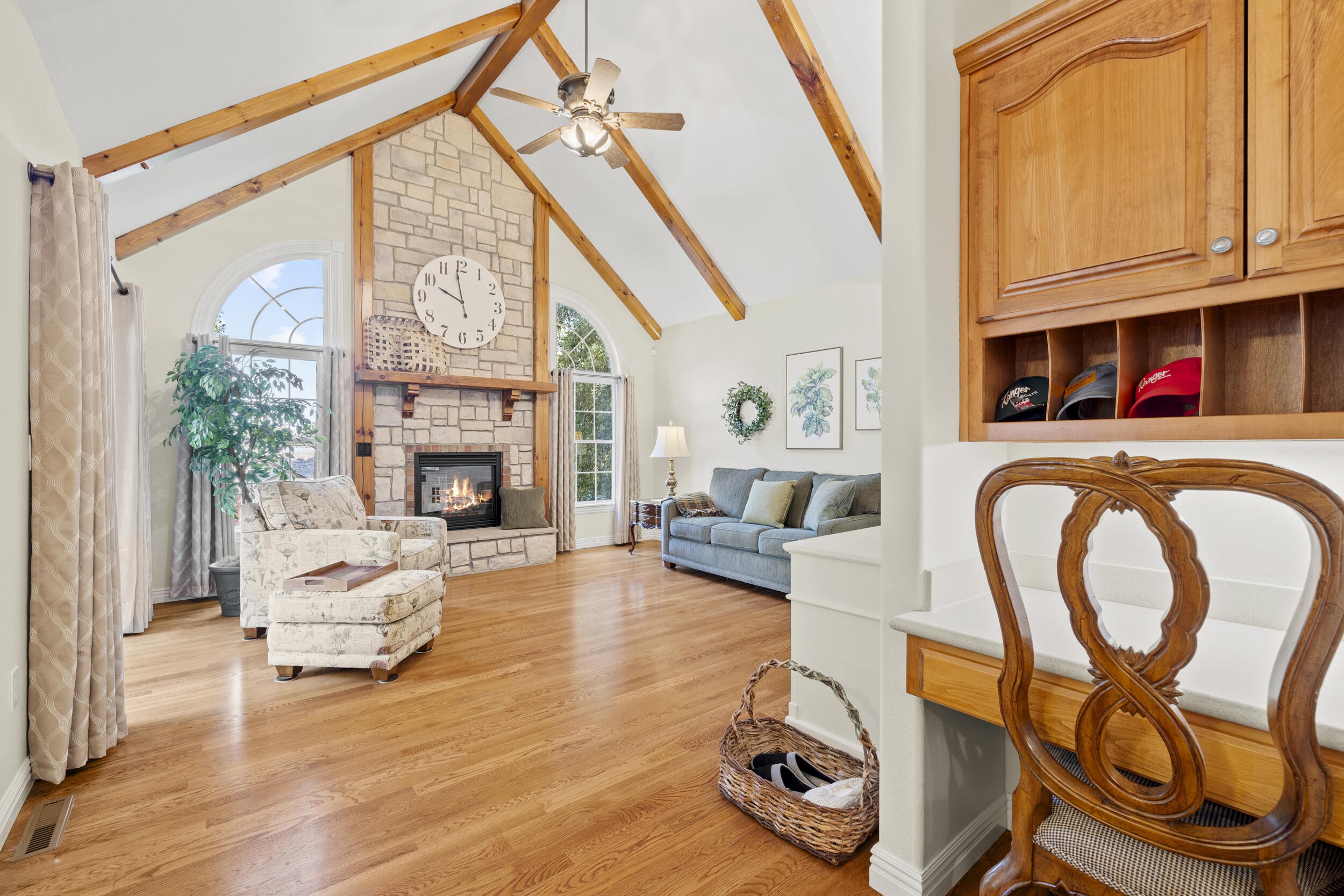 Kimberling City, Missouri, 65686, United States, 5 Bedrooms Bedrooms, ,4 BathroomsBathrooms,Residential,For Sale,1883483