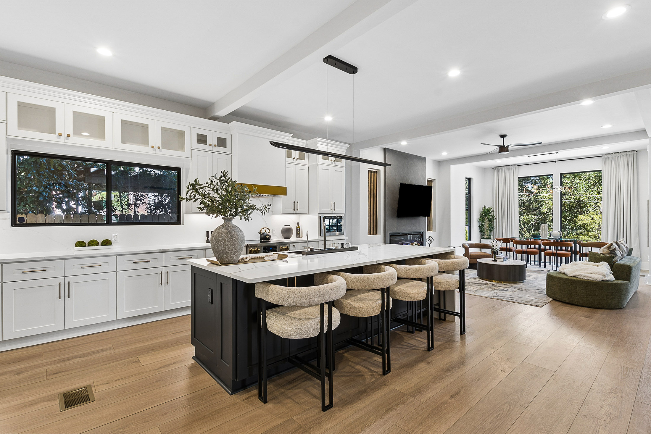  Sophisticated Modern Home in Sought-after Loring Heights - 物件實景