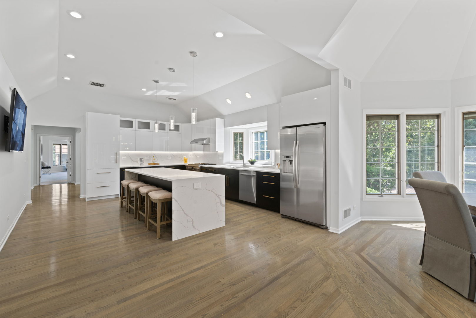 Oak Brook, Illinois, 60523, United States, 7 Bedrooms Bedrooms, ,5 BathroomsBathrooms,Residential,For Sale,1990925