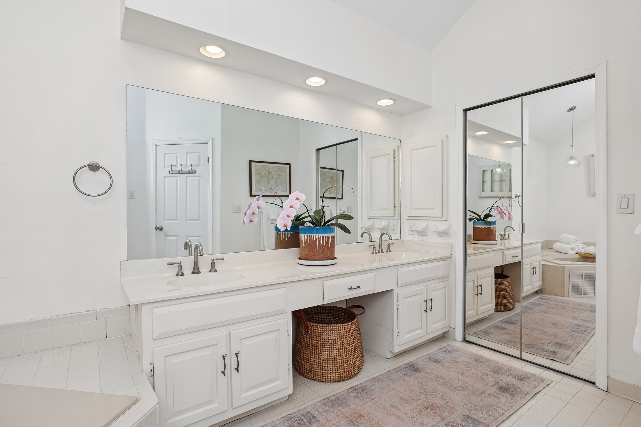  Inviting Townhome in Atlanta