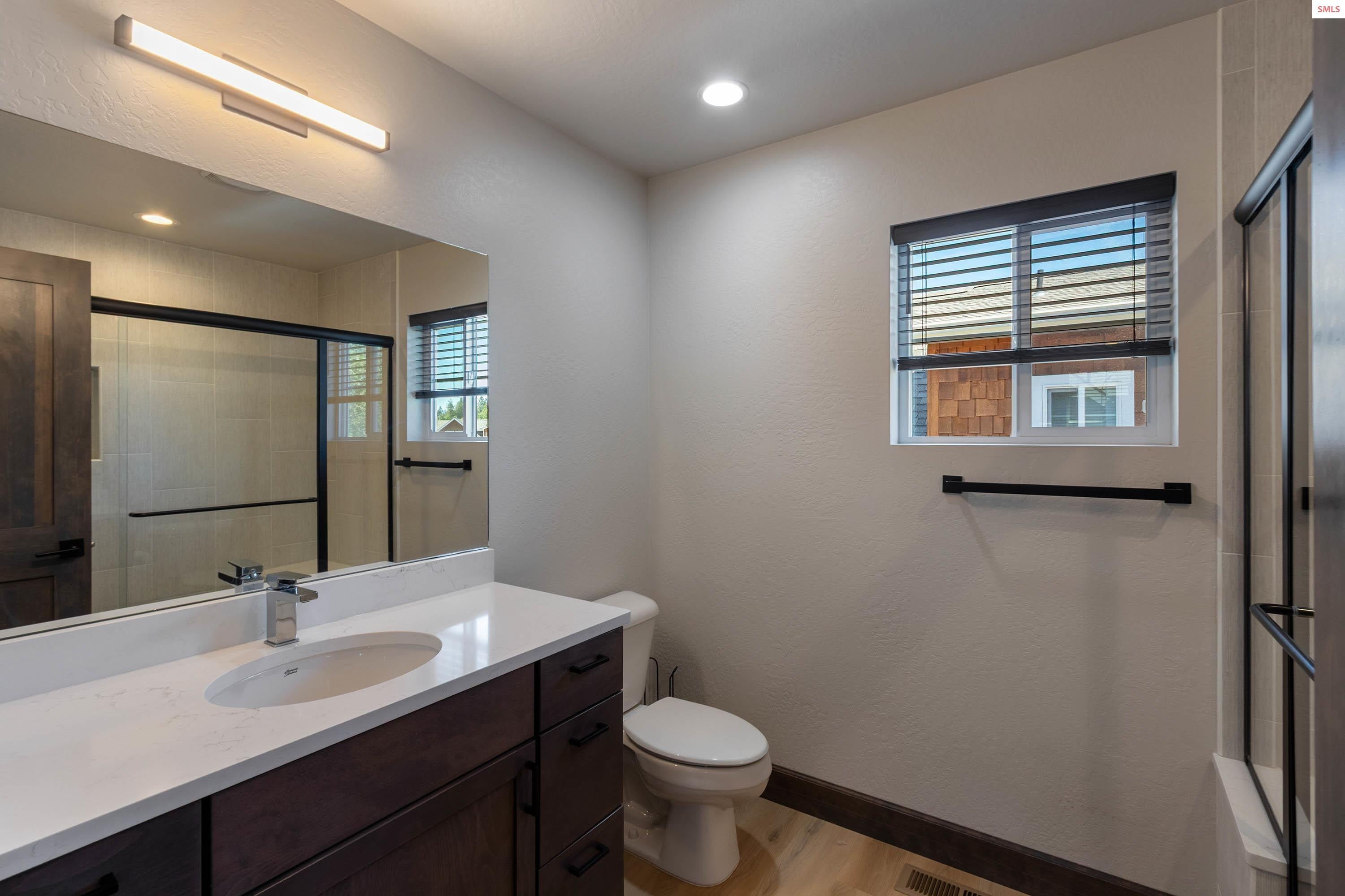 Dover, Idaho, 83825, United States, 3 Bedrooms Bedrooms, ,2 BathroomsBathrooms,Residential,For Sale,2031263