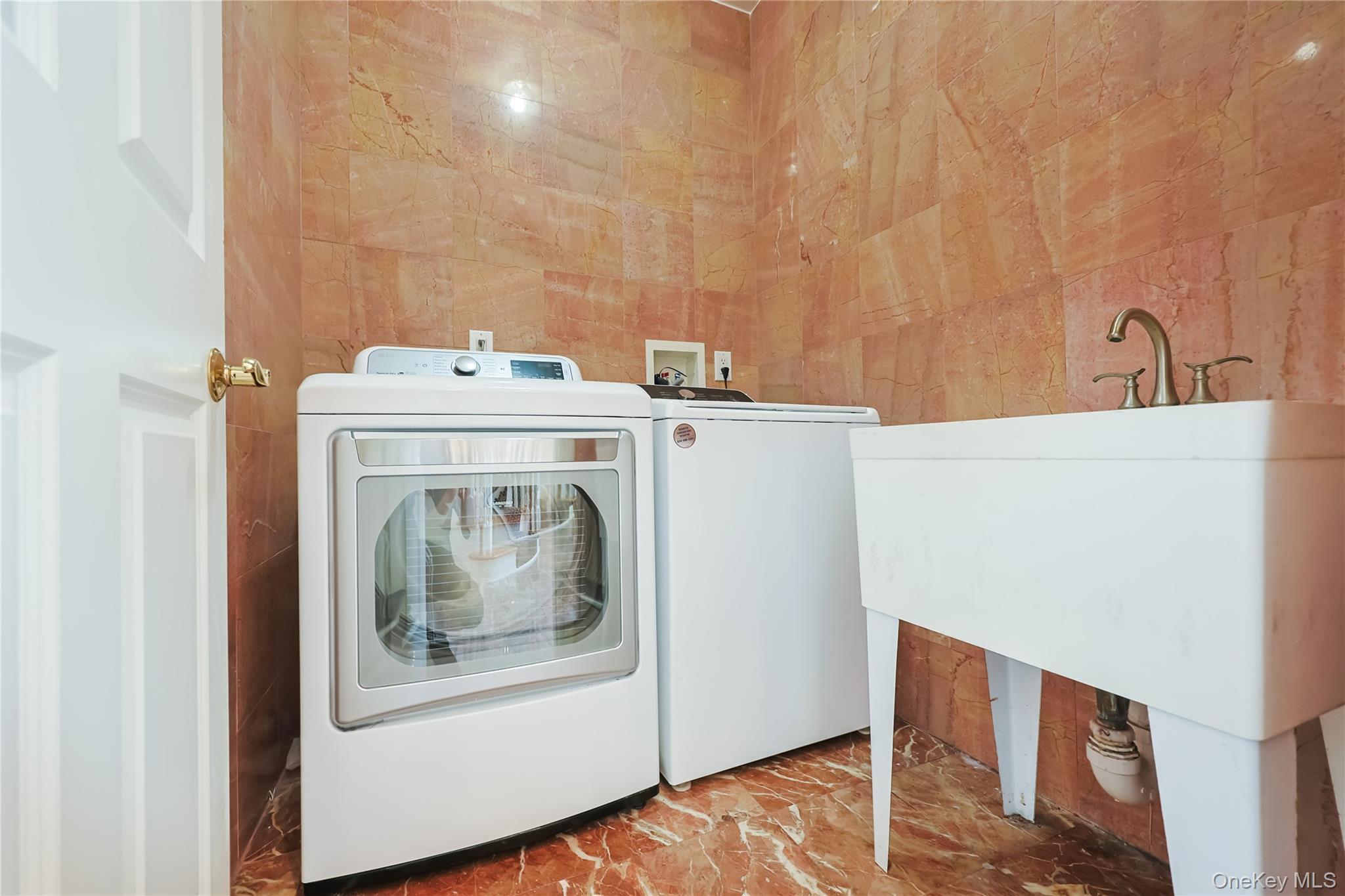  14 Belvedere Court, North Hills, NY, 11030 - 物件實景