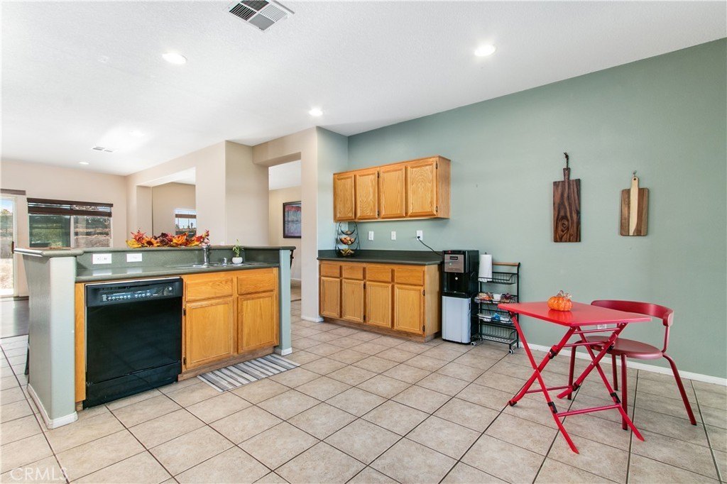 Banning, California, 92220, United States, 3 Bedrooms Bedrooms, ,2 BathroomsBathrooms,Residential,For Sale,1929042