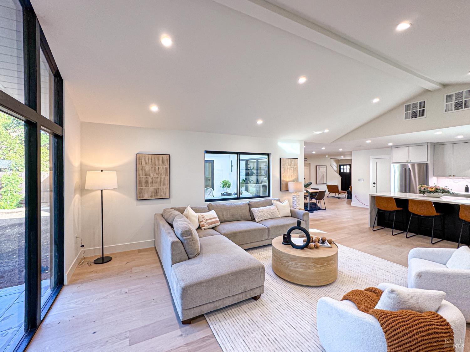 San Rafael, California, 94903, United States, 4 Bedrooms Bedrooms, ,3 BathroomsBathrooms,Residential,For Sale,1992901