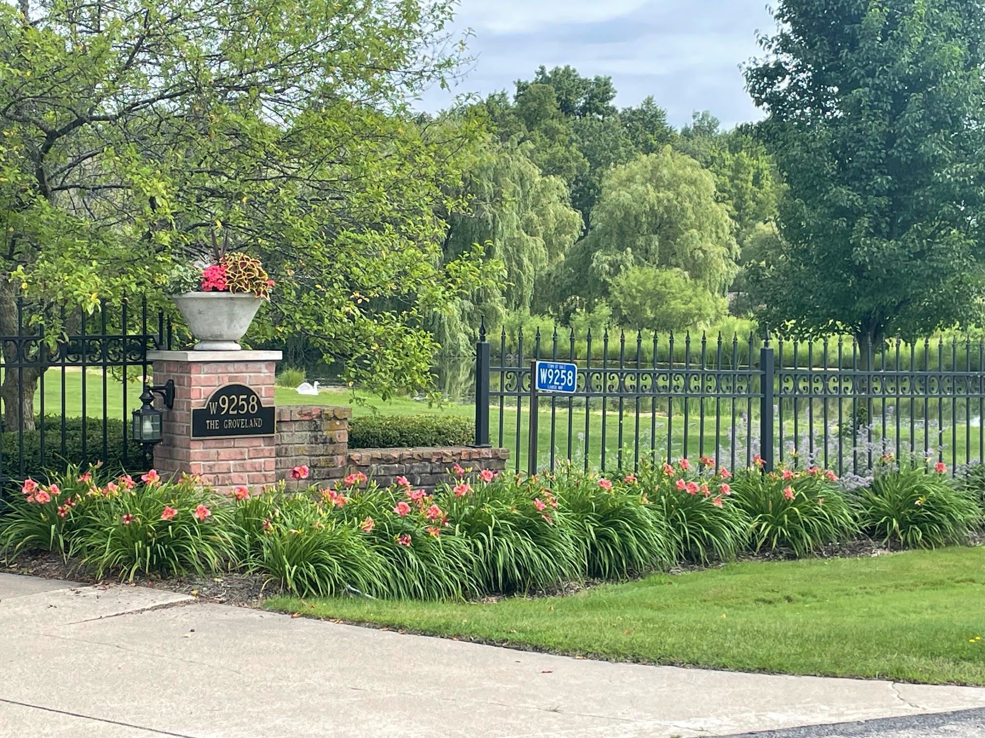 Hortonville, Wisconsin, 54944, United States, 4 Bedrooms Bedrooms, ,6 BathroomsBathrooms,Residential,For Sale,1983735