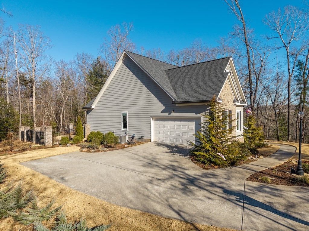 Ellijay, Georgia, 30536, United States, 3 Bedrooms Bedrooms, ,2 BathroomsBathrooms,Residential,For Sale,2013391