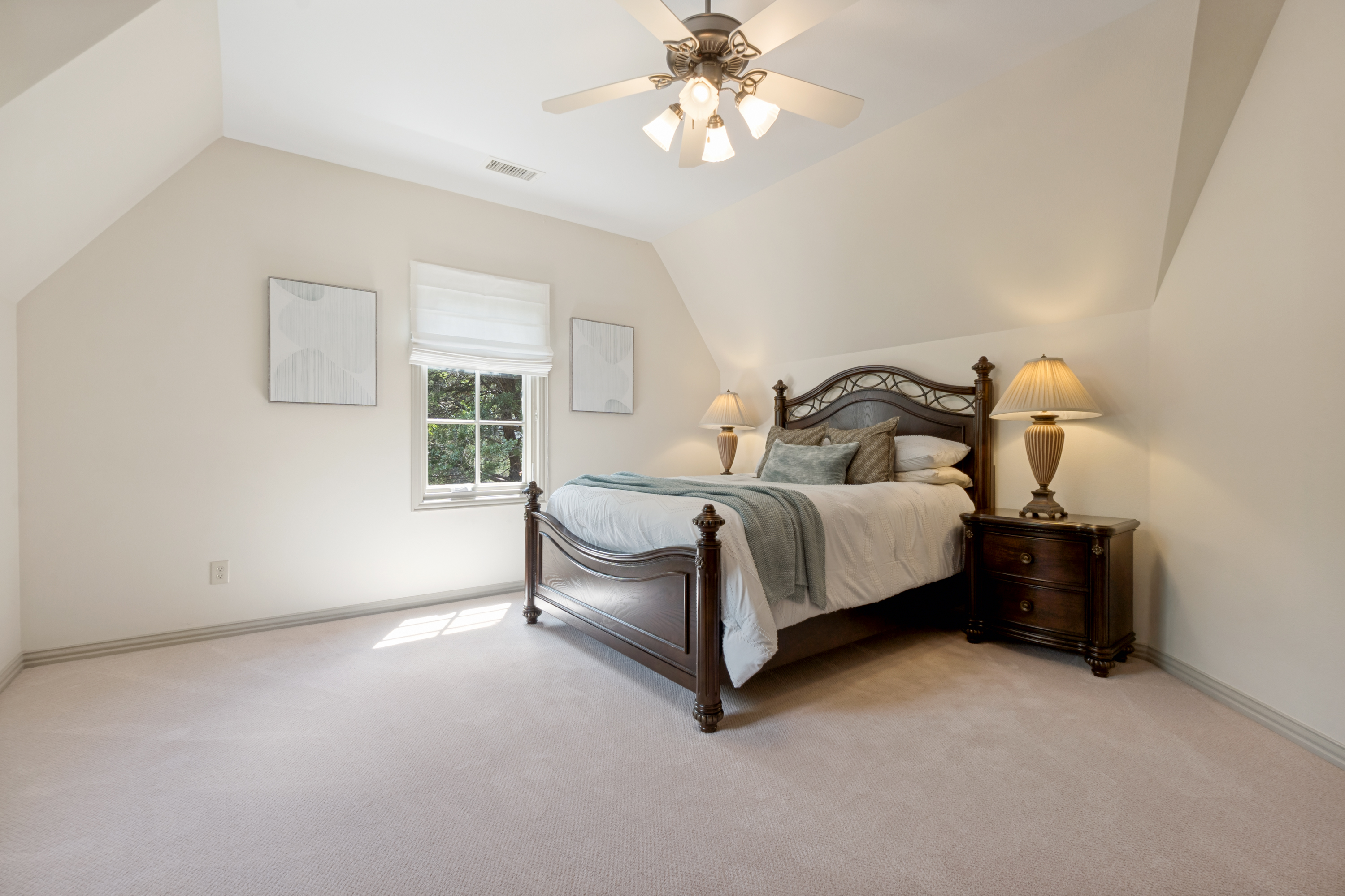  Updated European Transitional in the heart of Preston Hollow - 物件實景