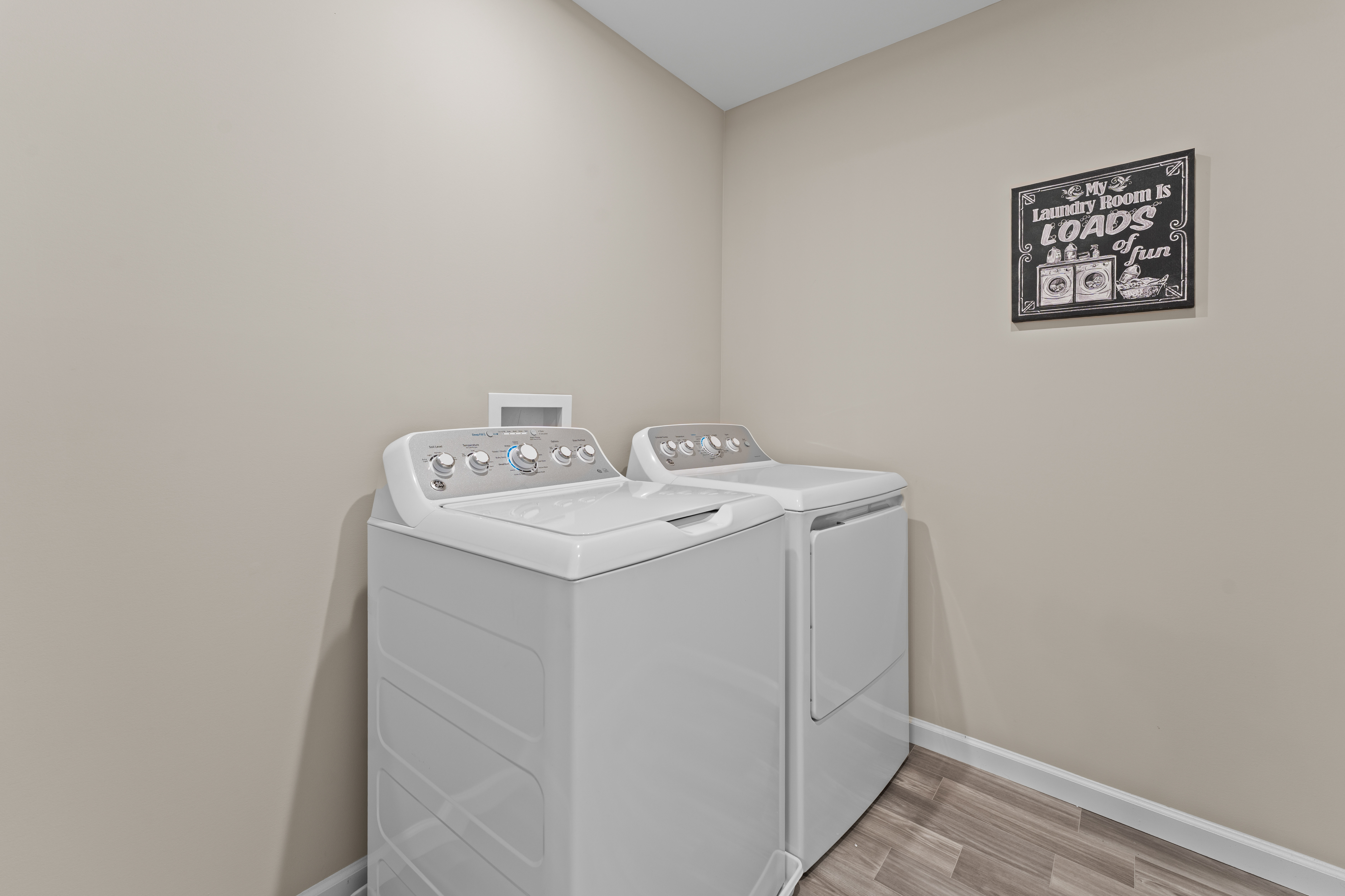  Charming Modern Home with Upgrades & Flex-Space - 物件實景