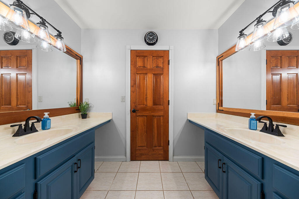 Valparaiso, Indiana, 46385, United States, 4 Bedrooms Bedrooms, ,3 BathroomsBathrooms,Residential,For Sale,1988266