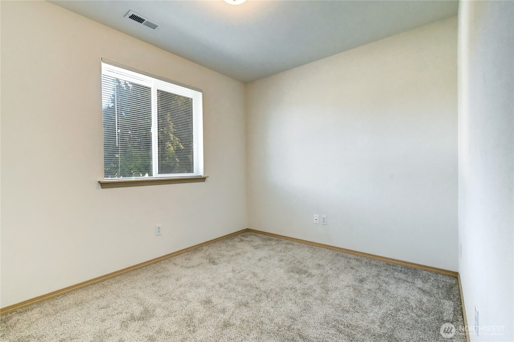 Everett, Washington, 98204, United States, 3 Bedrooms Bedrooms, ,3 BathroomsBathrooms,Residential,For Sale,1964050