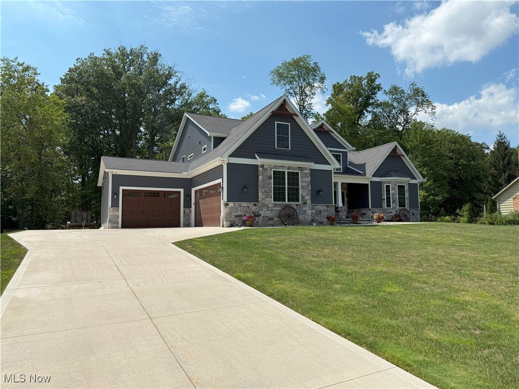 Brecksville, Ohio, 44141, United States, 4 Bedrooms Bedrooms, ,5 BathroomsBathrooms,Residential,For Sale,1899481
