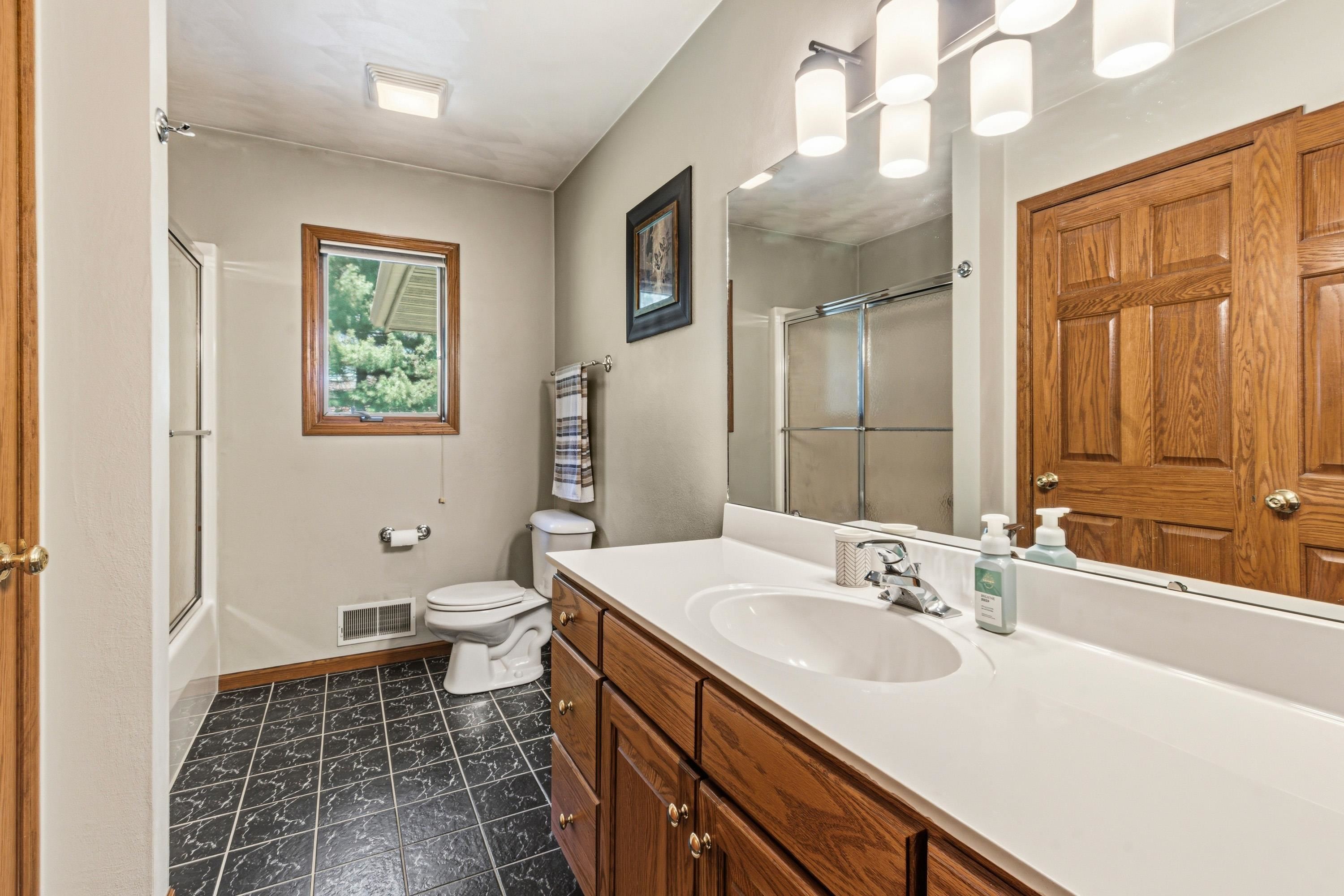 Spring Green, Wisconsin, 53588, United States, 4 Bedrooms Bedrooms, ,4 BathroomsBathrooms,Residential,For Sale,2040175