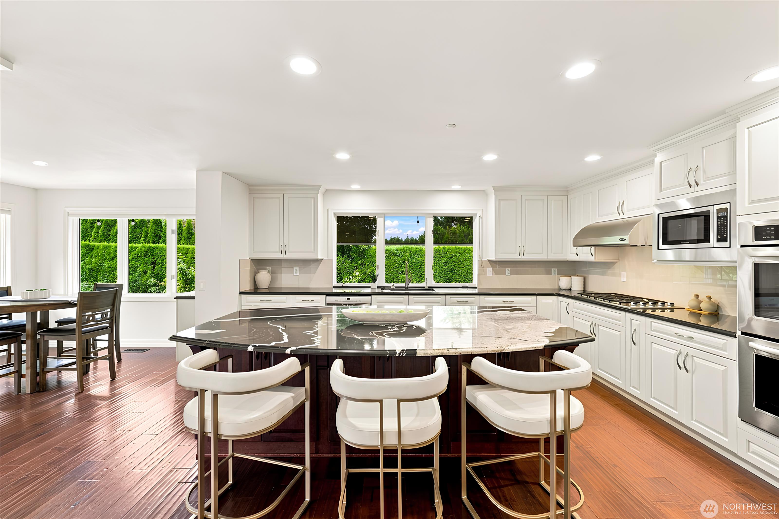  834 84th Avenue Northeast, Medina, WA 98039 - 物件實景