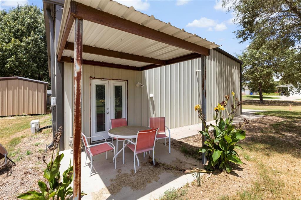 Lindale, Texas, 75771, United States, 4 Bedrooms Bedrooms, ,4 BathroomsBathrooms,Residential,For Sale,1903867